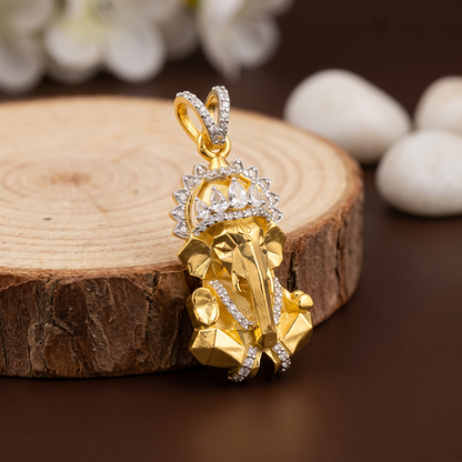 925 silver Ganesh pendant with moissanite crown details
